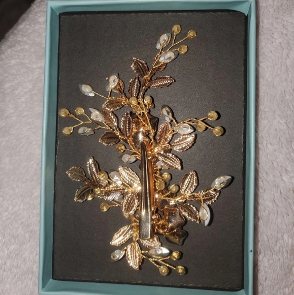 Rose Gold Floral Wedding Clip - Picture 5 of 7